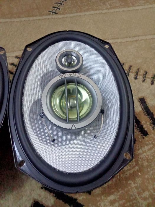 Продам калонки Kenwood made in Indonesia original в хорошем состоянии.