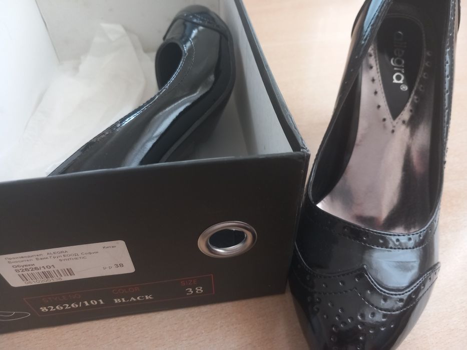 Нови обувки размер 38