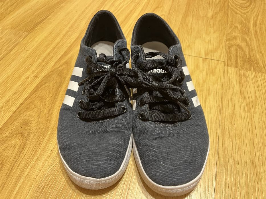 Tenisi Adidas negrii pentru sport