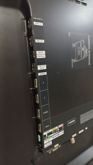 Телевизор в отличном состояние