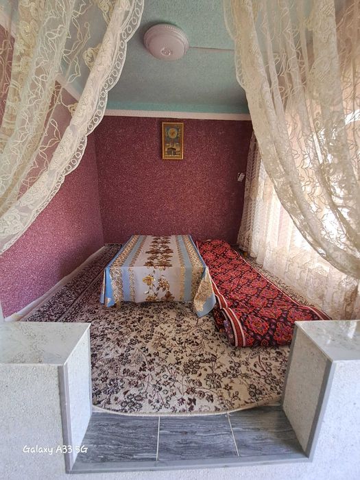 Srochna hovli sotiladi