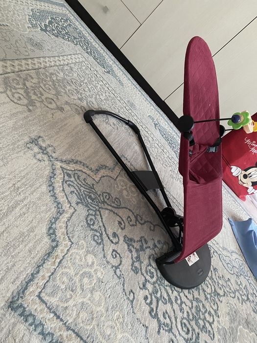 Шезлонг сатылады.