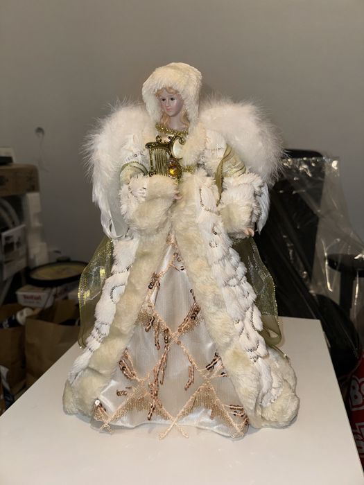 Varf brad inger alb auriu