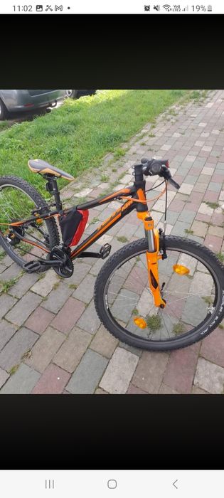 Vând bicicletă KTM wild roțile sunt de 26
