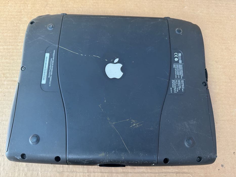 Ретро лаптоп Apple Macintosh PowerBook G3