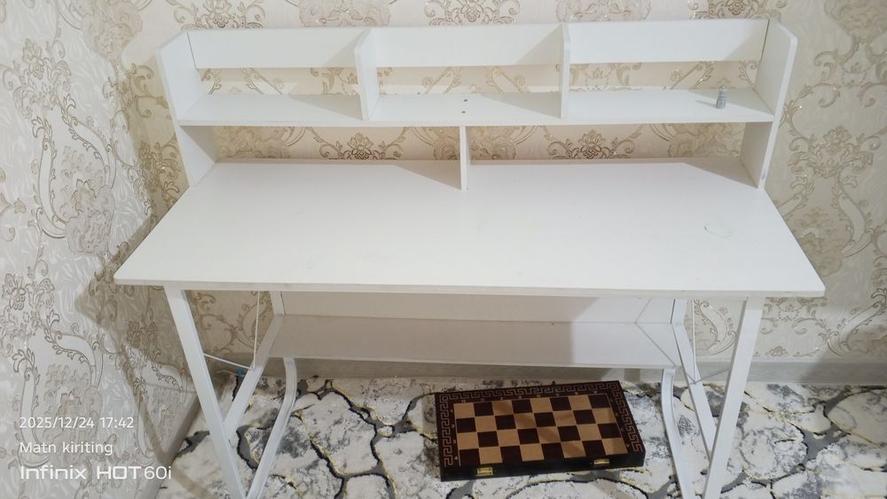 Дарс стол 2та срочно сотилади