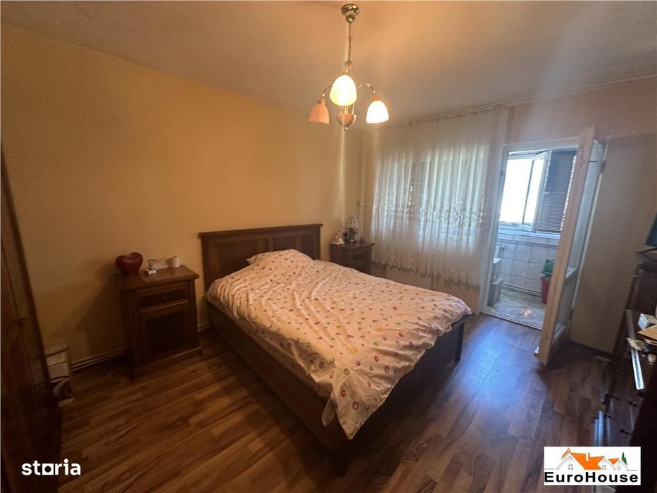 Apartament cu 4 camere de vanzare in Alba Iulia M-uri