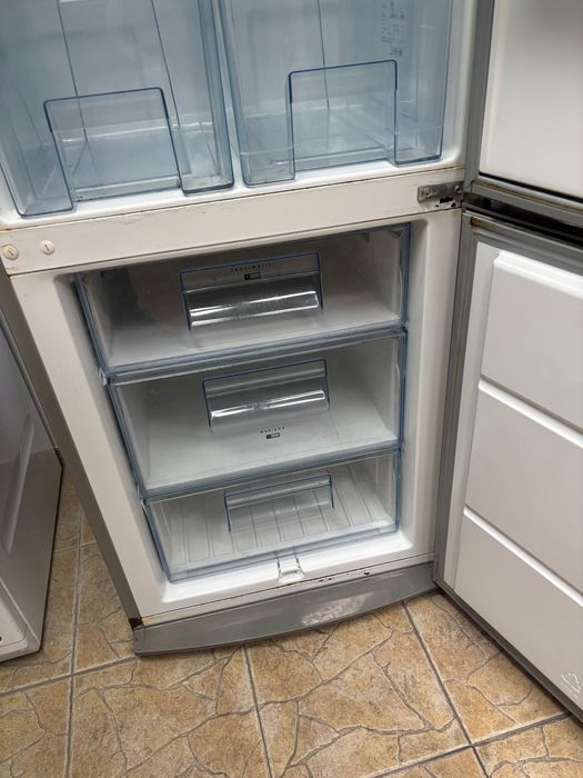 Хладилник AEG инокс