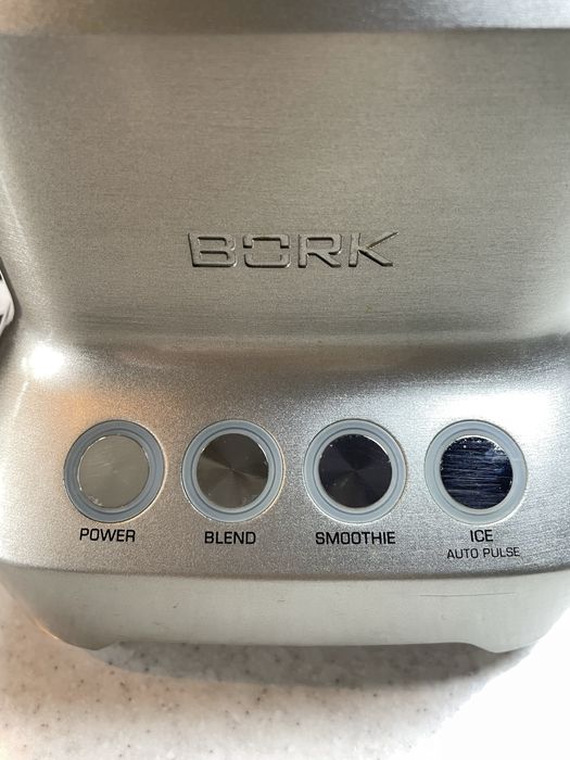 Блендер Bork B800