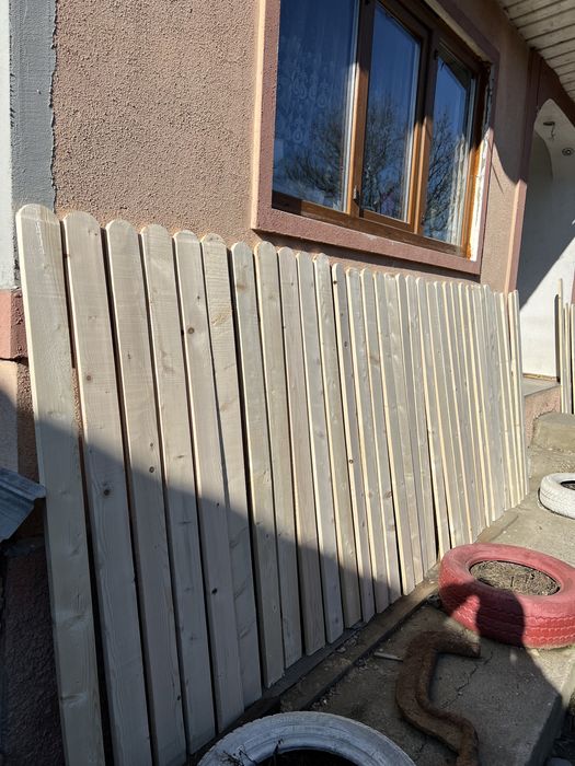 Scândura / uluca /  șipcă gard / tambere , bănci, canapele, șezlonguri