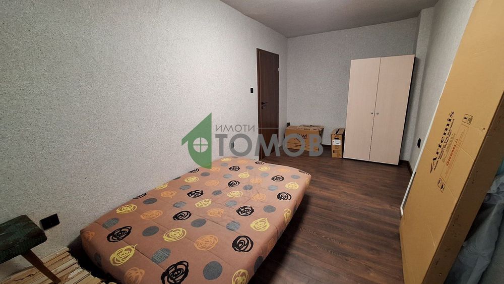 Ремонтиран Тристаен апартамент в кв. Зора