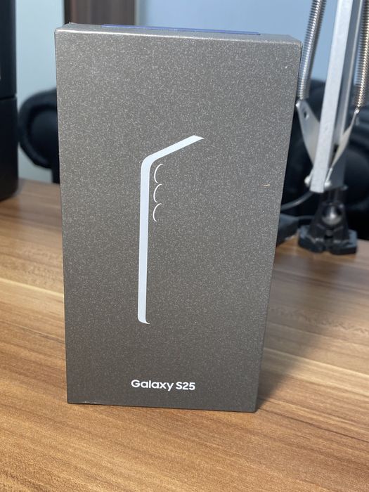 Samsung Galaxy S25• 128 GB • Navy