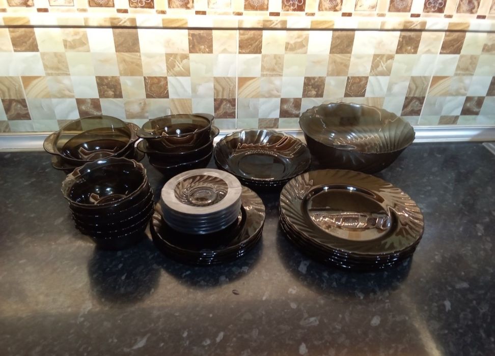 Срочно Продаётся посуда коричневого цвета