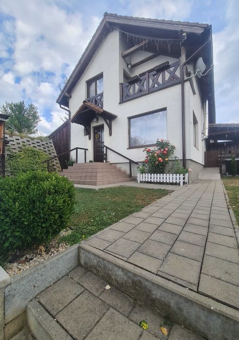 Casa 150 mp, Corunca cu garaj dublu