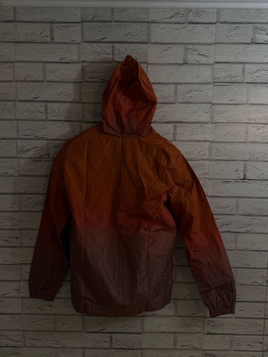 Висок клас тениски.Налични размери S,M,L,Xl,2Xl