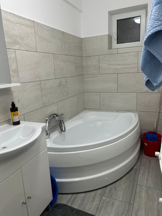 Inchiriez Apartament Modern cu 2 Camere, Ultra Central, Complet Utilat