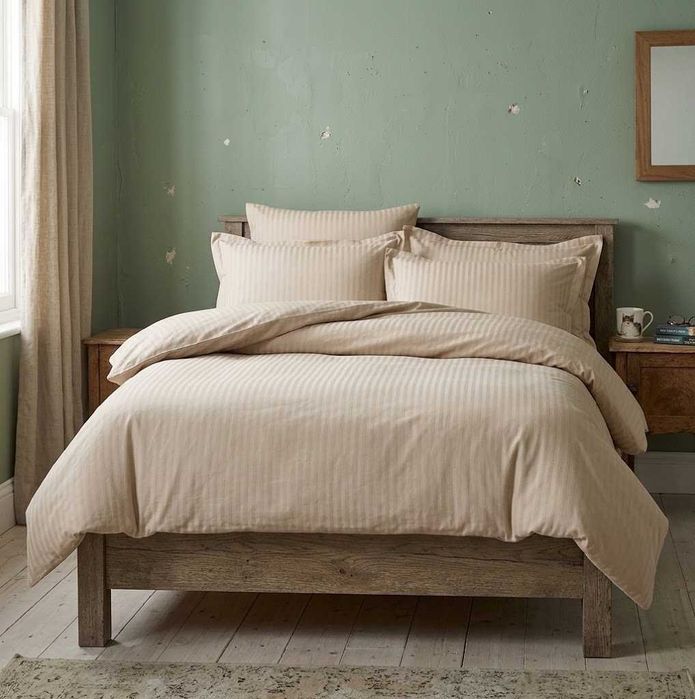 Lenjerie de pat damasc gros cu elastic, Super Elegant Pucioasa, 4 piese, Crem