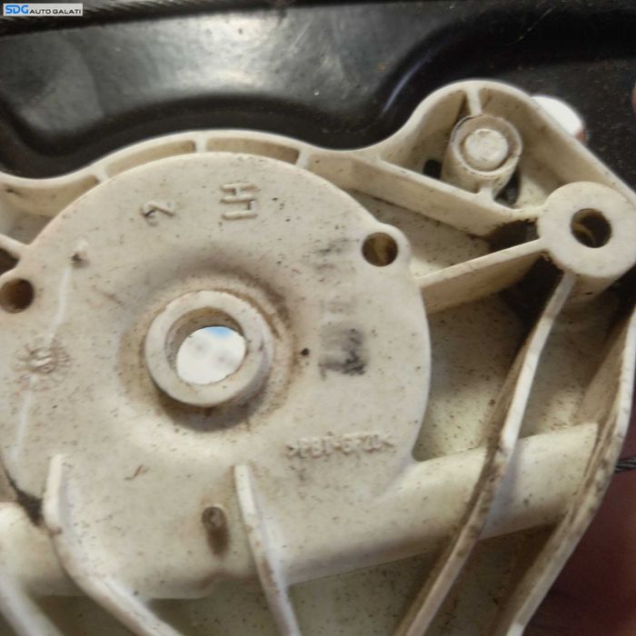 Macara Electrica pentru Geam Usa de la Portiera Dreapta Spate Mercedes Clasa C Class W203 2001 - 2007 Cod 104096 [2145]