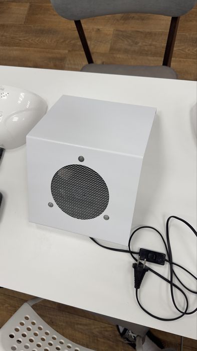 Маникюрная вытяжка ( пылесос)