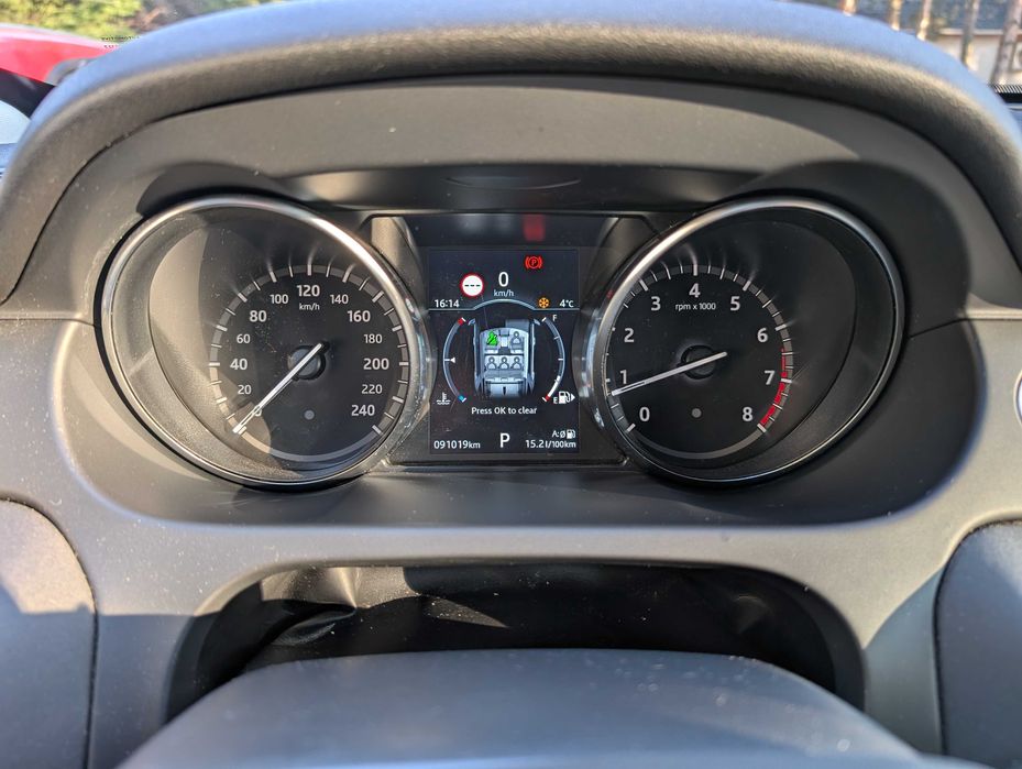 Land Rover Discovery Sport - 240 cp