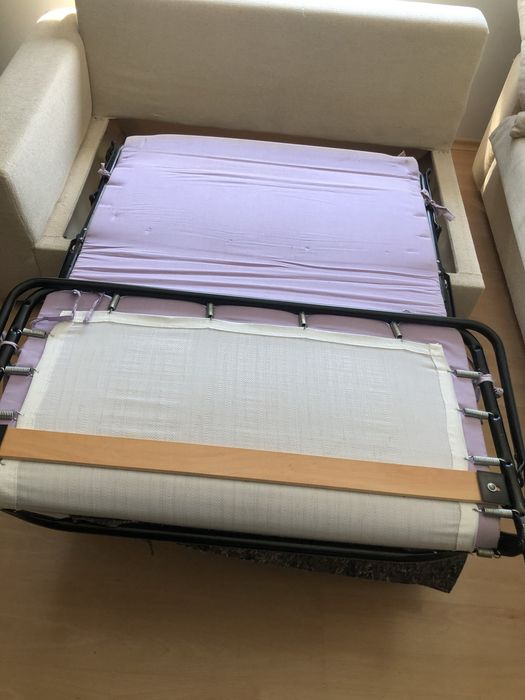 Два двойни дивана с голяма табуретка