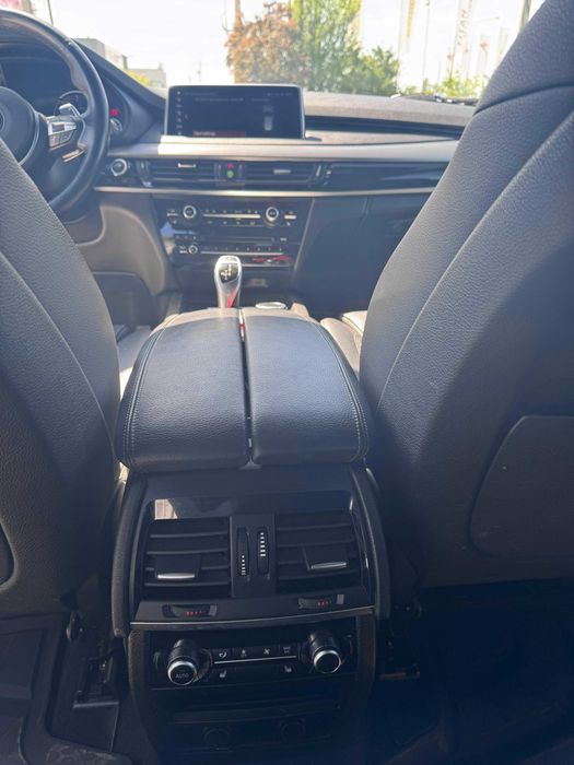 BMW X5 xDrive30d . Cumparat din Reprezentanta BMW Romania. UNIC PROPRIETAR 103.505KM