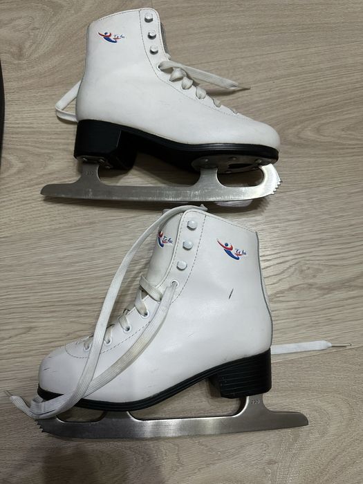 Коньки женские 36 размер