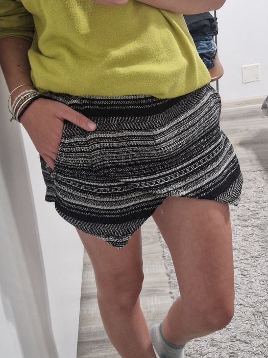 Pantaloni scurti marimea 38