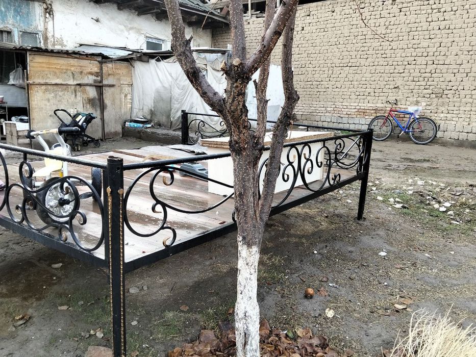 Тапчан с навесам