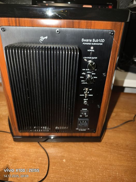 Продам сабвуфер Swans 10D