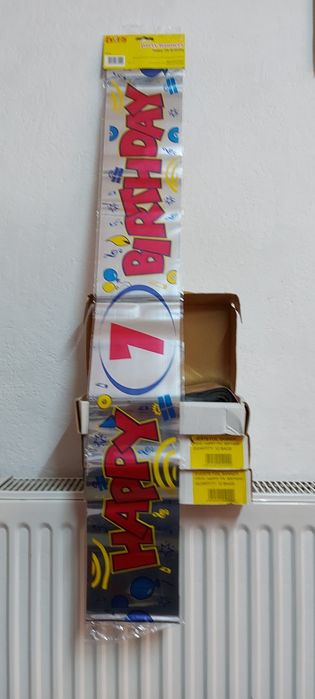 "PARTY" свещи и "HAPPY BIRTHDAY"  ленти.