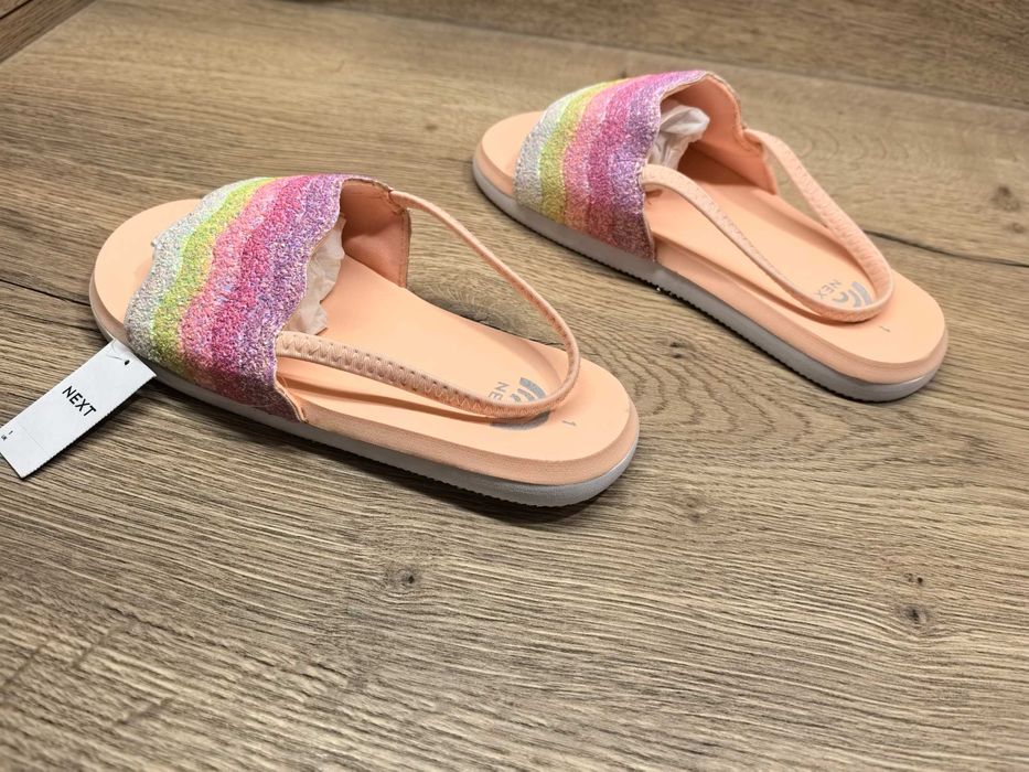 Обувки за госпожица Adidas, Fila, Next и Skechers