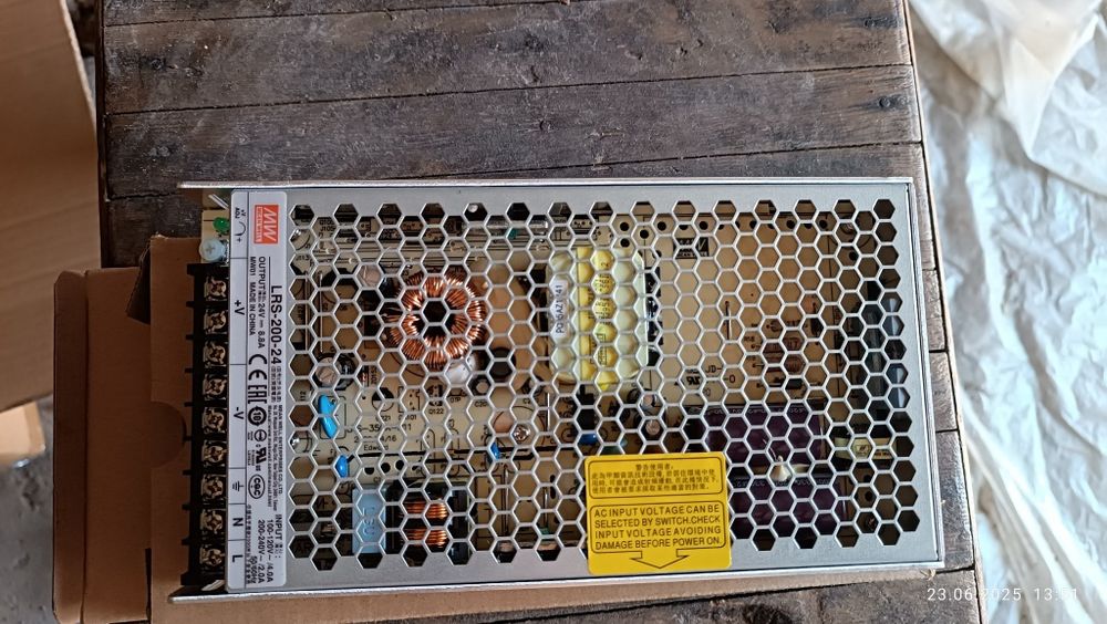 Блок питания lrs-200-24.  8.8A