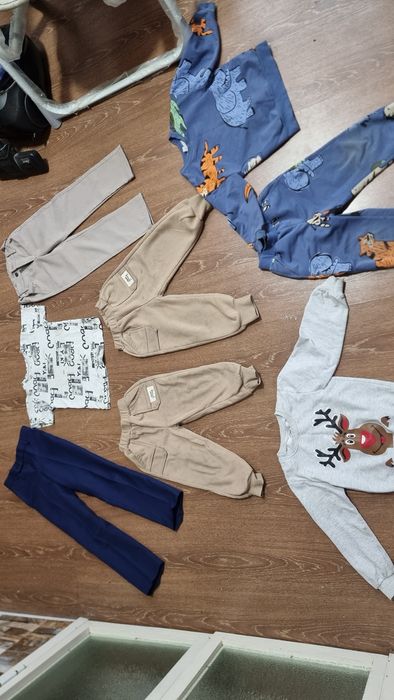 Цена за все  Вещи для мальчиков 4-6 лет 
Бежевый брюки новые 1или 2 ра