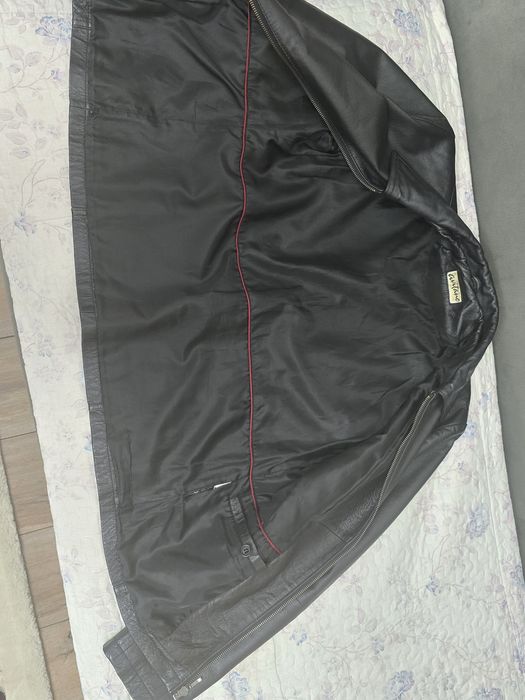 Продам куртку кожаную женскую