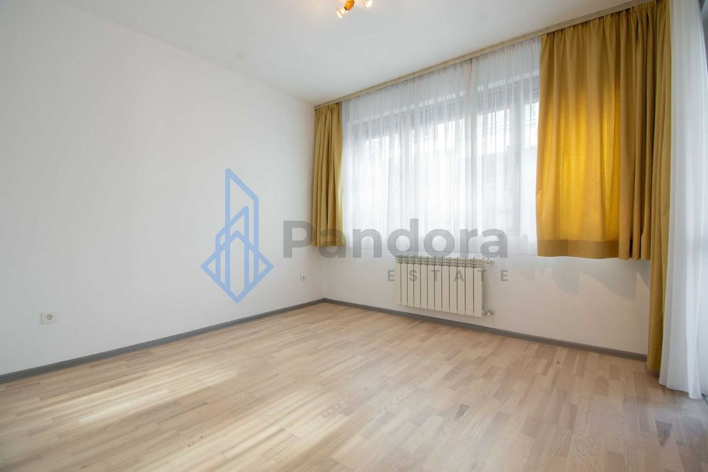 Четиристаен апартамент в кв. Лозенец