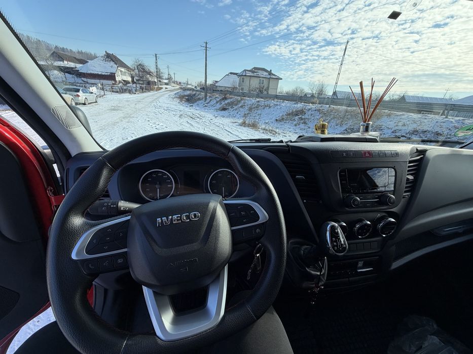 Vând Iveco daily autoplatforma