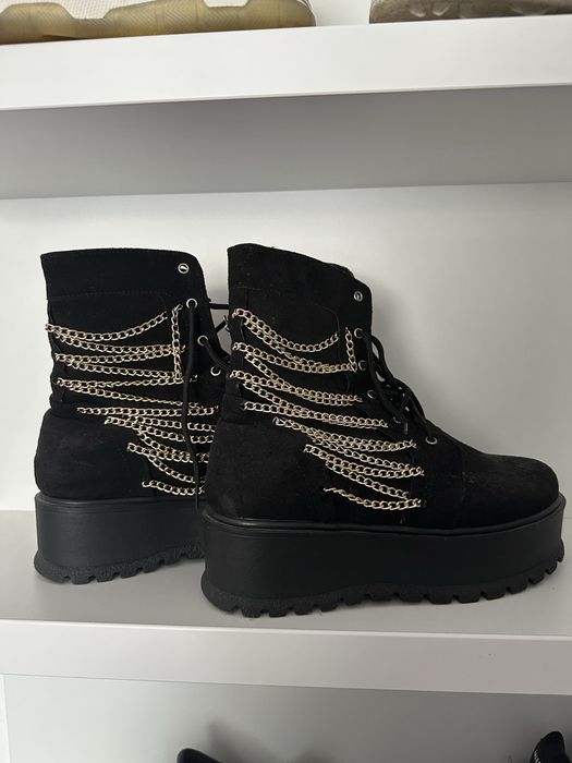 ghete cu lanturi aurii