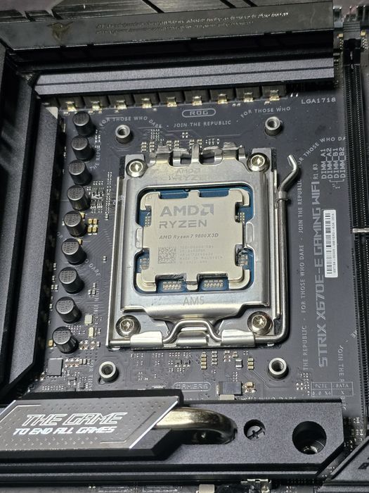 Vand placa de baza Asus X670e-e defecta