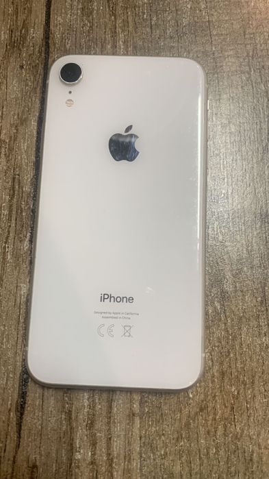 Продам iPhone Xr 64g