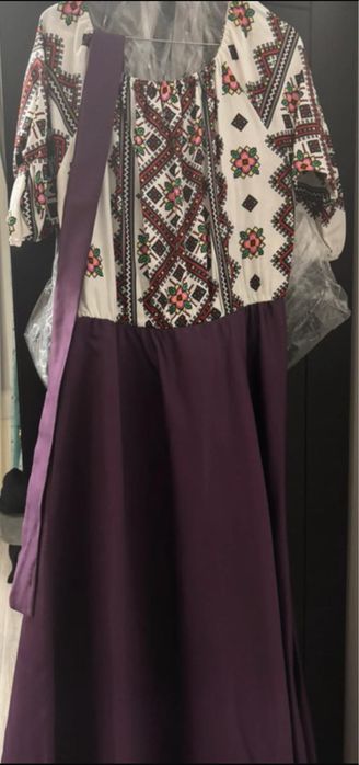 Rochie de ocazie cu motive tradiționale