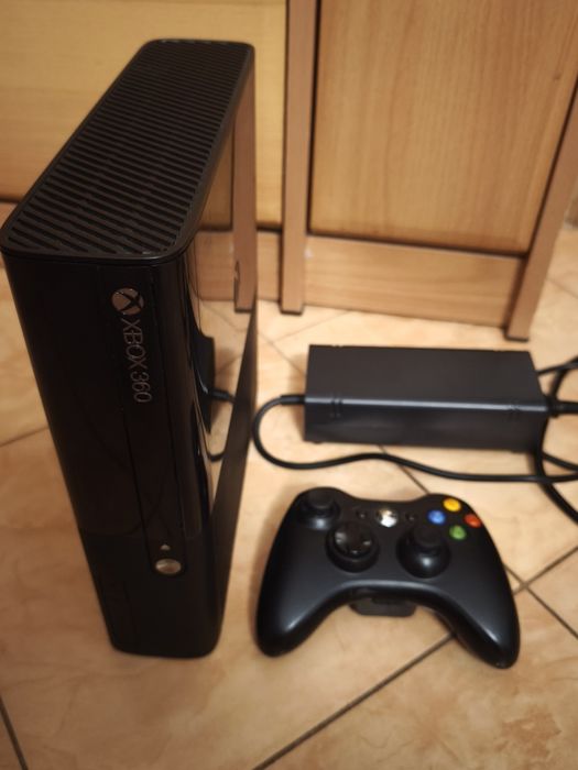 Xbox 360 E 500GB