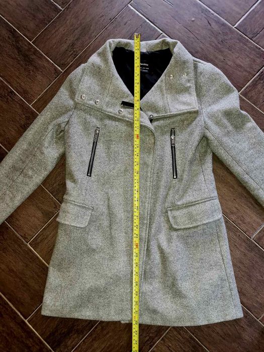 Продавам дамско манто.