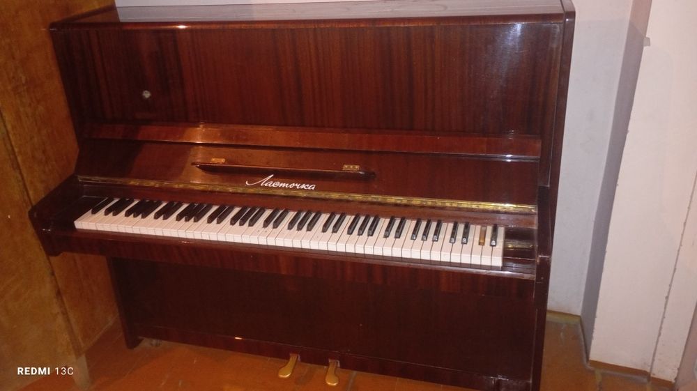 Pianino "Ласточка"