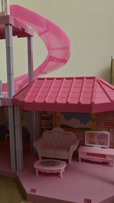 Игрушечный домик для девочек