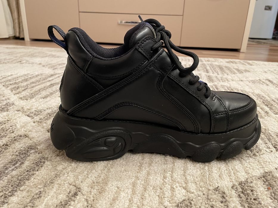 Adidași Buffalo