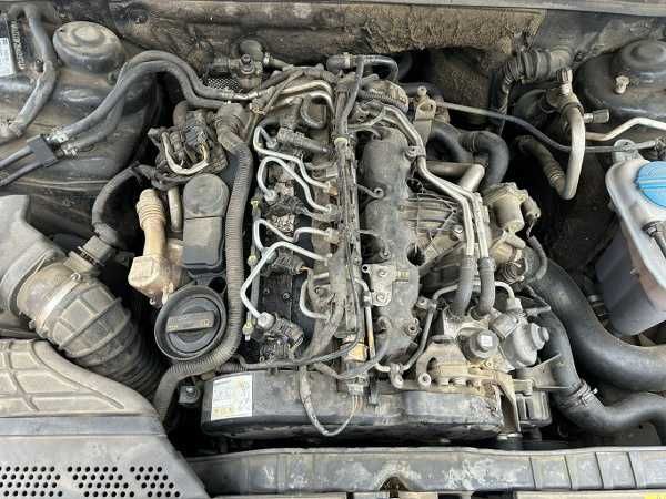 motor AUDI A4 B8  2.0TDI CAGA 105KW-143CP EURO 5 AN 2011