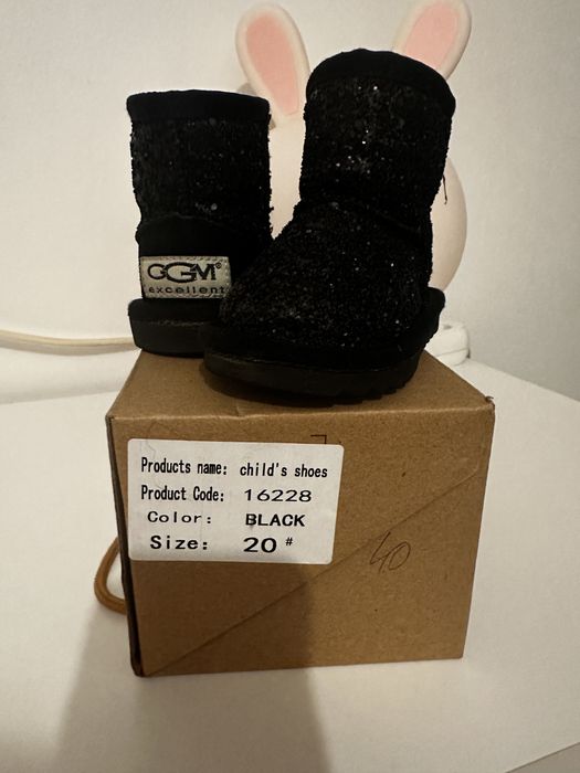 Cizmulițe îmblănite tip UGG