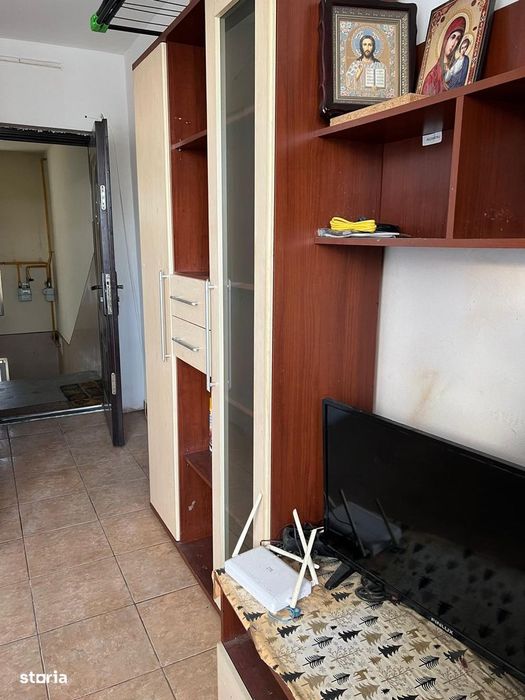 Apartament 1 camera, 17 mp utili, etaj 4 cu acoperis - Girocului