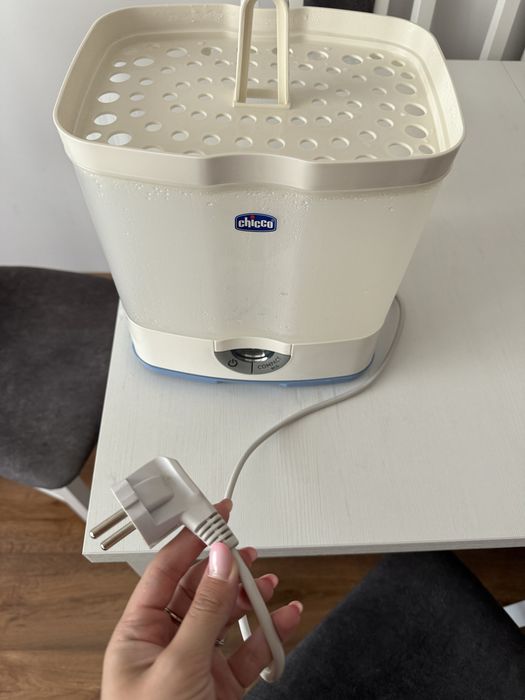 Sterilizator Chicco Compact Eco – stare excelentă, ca nou, folosit foarte puțin